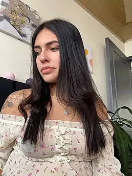 DaphneUwu online show from 12.10.24