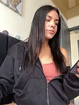 DaphneUwu online show from 12.23.24