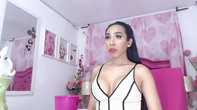 Snapshot of Divaxhermosa chatting on 01.23.25 Divaxhermosa online show from 01.23.25