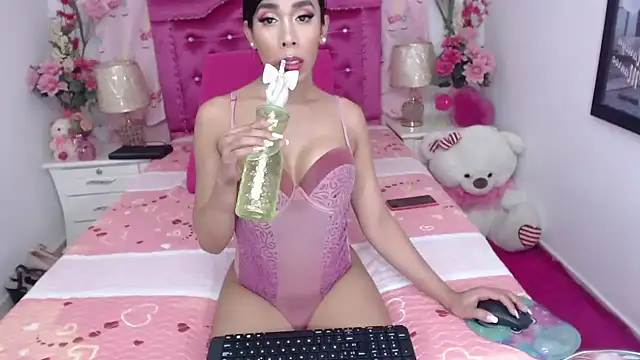 Snapshot of Divaxhermosa chatting on 01.24.25 Divaxhermosa online show from 01.24.25