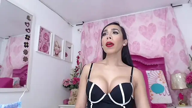 Divaxhermosa online show from 12.22.25