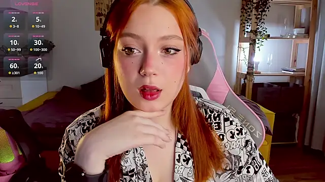 Snapshot of Sofy_Benson chatting on 09.18.25 Sofy Benson online show from 09.18.25