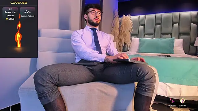 MarkWalker   online show from 02.04.25