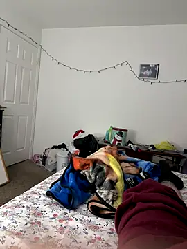 Snapshot of Overlord1870 chatting on 12.16.25 Overlord1870 online show from 12.16.25