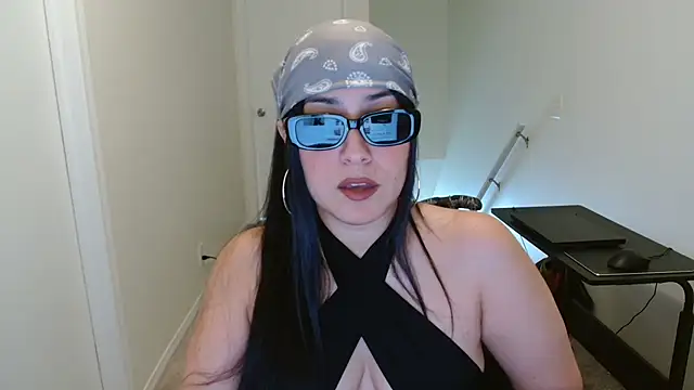 Sassy Latina online show from 10.04.25