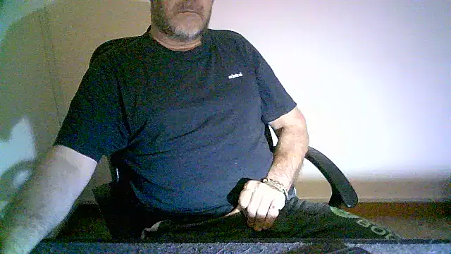 Snapshot of Greek_Passion chatting on 10.24.25 Greek Passion online show from 10.24.25