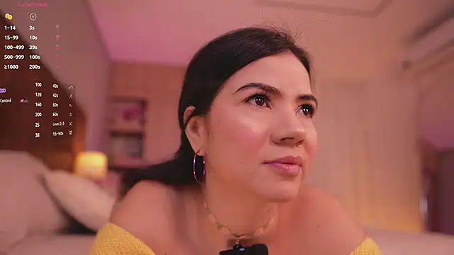 Snapshot of tatikiss_ chatting on 11.29.25 tatikiss online show from 11.29.25