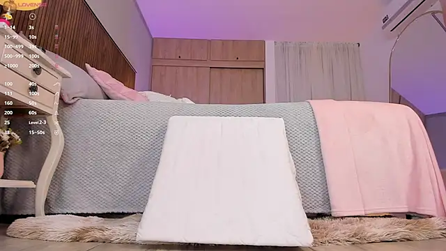 tatikiss  online show from 03.21.26