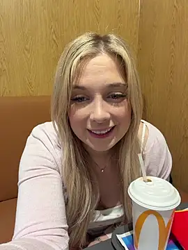 Snapshot of CherryAuroraa chatting on 02.16.26 CherryAuroraa online show from 02.16.26