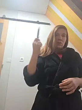 Lina lou4 online show from 12.04.25