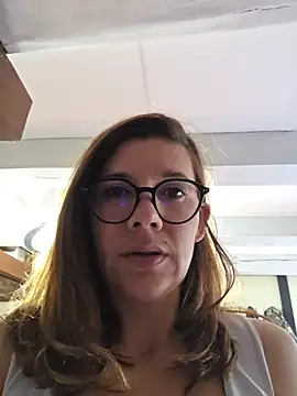 Snapshot of Lina_lou4 chatting on 04.15.26 Lina lou4 online show from 04.15.26
