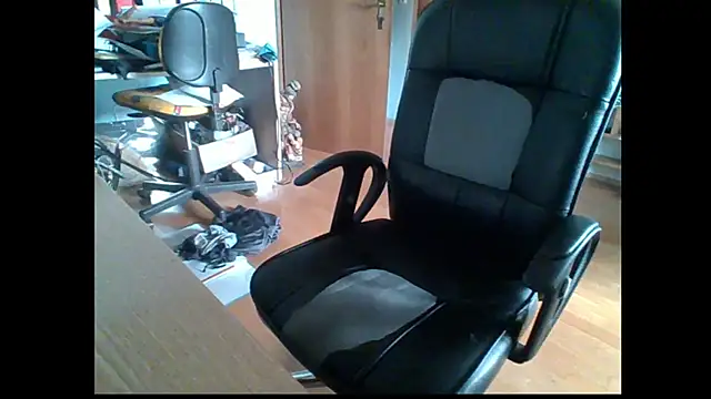 Snapshot of michl9322 chatting on 10.06.25 michl9322 online show from 10.06.25