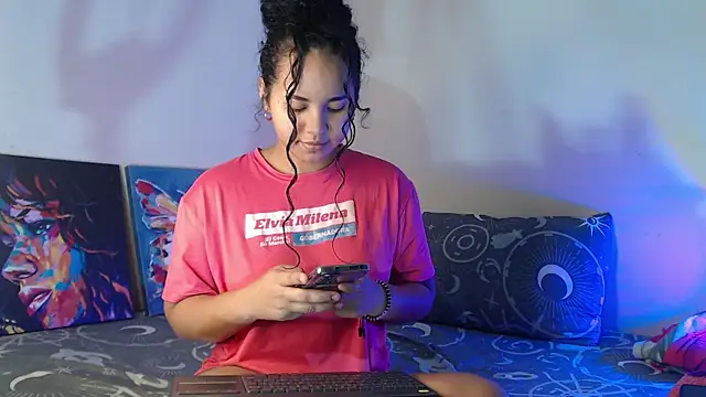 Snapshot of luciana_keating chatting on 12.07.24 luciana keating online show from 12.07.24