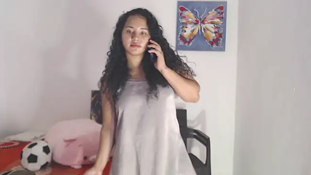 Snapshot of luciana_keating chatting on 10.19.25 luciana keating online show from 10.19.25