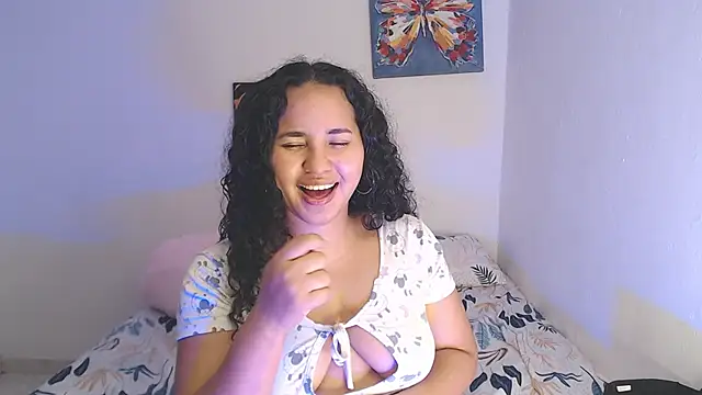 Snapshot of luciana_keating chatting on 11.04.25 luciana keating online show from 11.04.25