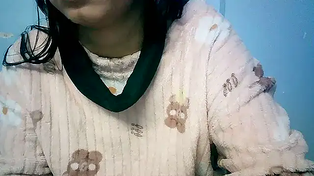 Snapshot of lovelydesi21 chatting on 12.20.24 lovelydesi21 online show from 12.20.24