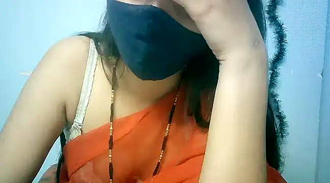 Snapshot of lovelydesi21 chatting on 12.22.24 lovelydesi21 online show from 12.22.24