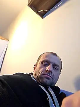 Snapshot of Roman0798 chatting on 10.24.25 Roman0798 online show from 10.24.25