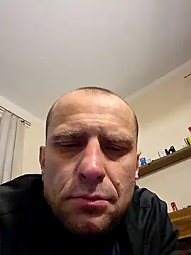 Snapshot of Roman0798 chatting on 11.25.25 Roman0798 online show from 11.25.25