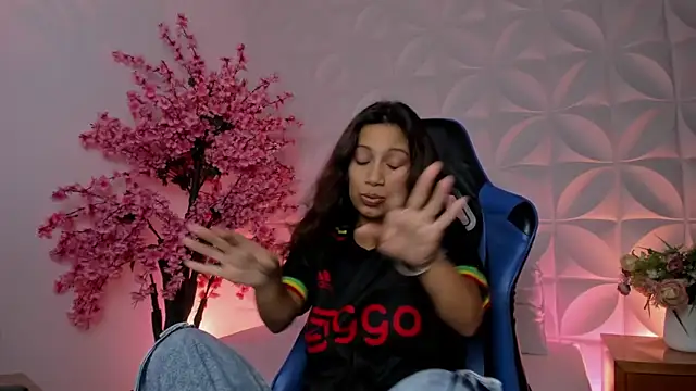 cora 22 online show from 11.11.25