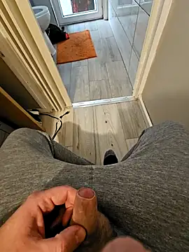 Snapshot of cross10 chatting on 12.17.25 cross10 online show from 12.17.25