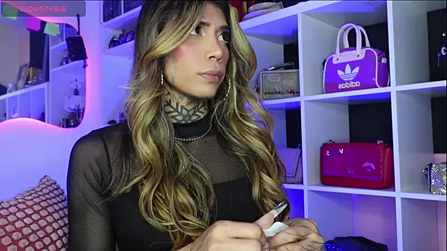 caroline cossei online show from 03.06.25