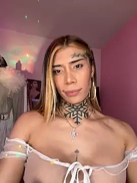 caroline cossei online show from 09.28.25