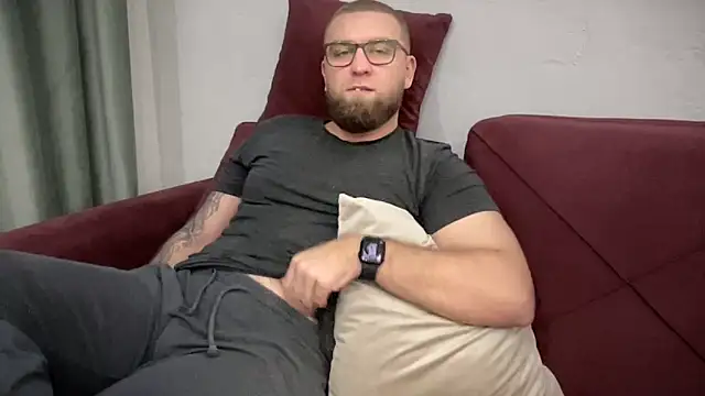 Bear bear  online show from 02.03.25