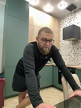 Bear bear  online show from 02.23.25