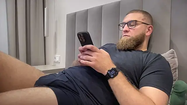 Bear bear  online show from 09.18.25