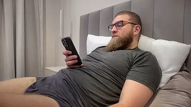 Bear bear  online show from 10.22.25