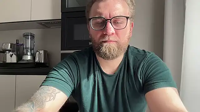 Bear bear  online show from 04.06.26