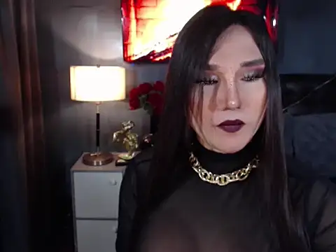 QueenMariaHard online show from 11.19.25