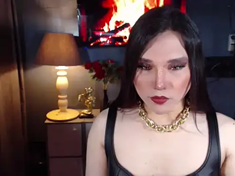 QueenMariaHard online show from 12.14.25