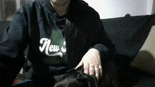 Snapshot of RAYA_1 chatting on 12.04.24 RAYA 1 online show from 12.04.24