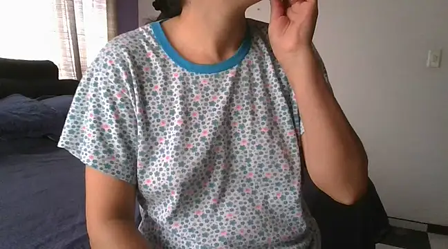 Snapshot of RAYA_1 chatting on 02.12.25 RAYA 1 online show from 02.12.25