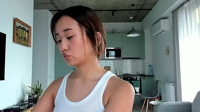 Snapshot of julias_tapes chatting on 12.11.24 julias tapes online show from 12.11.24