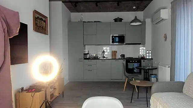 Snapshot of julias_tapes chatting on 01.22.25 julias tapes online show from 01.22.25