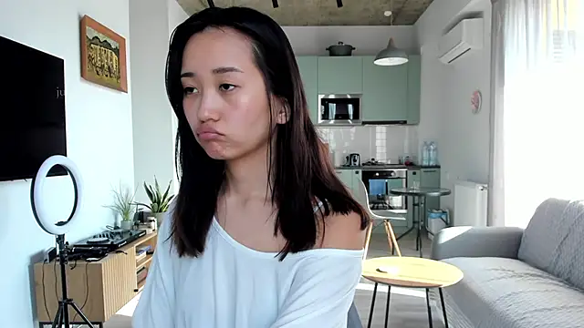 Snapshot of julias_tapes chatting on 01.24.25 julias tapes online show from 01.24.25