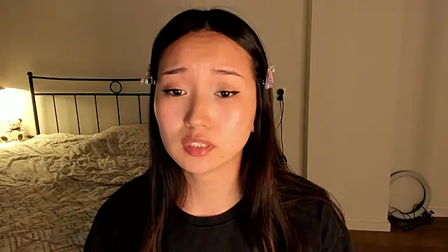 Snapshot of julias_tapes chatting on 02.13.25 julias tapes online show from 02.13.25