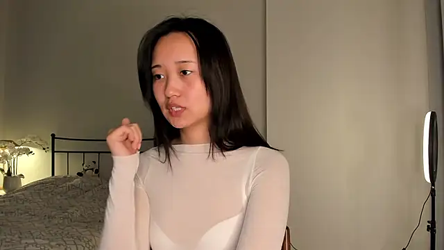 Snapshot of julias_tapes chatting on 03.06.25 julias tapes online show from 03.06.25