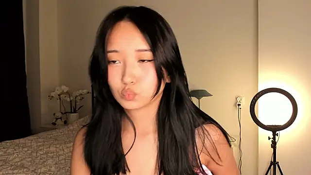 Snapshot of julias_tapes chatting on 03.21.25 julias tapes online show from 03.21.25