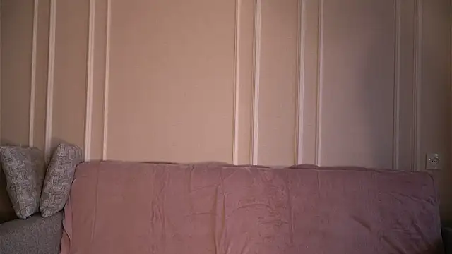 Snapshot of julias_tapes chatting on 09.20.25 julias tapes online show from 09.20.25