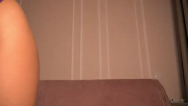 Snapshot of julias_tapes chatting on 09.21.25 julias tapes online show from 09.21.25