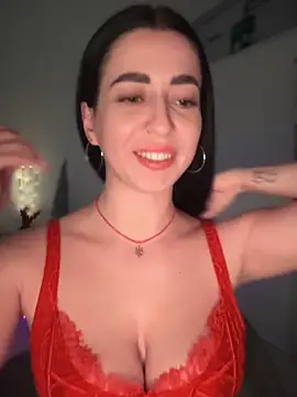 Emylia online show from 12.11.24