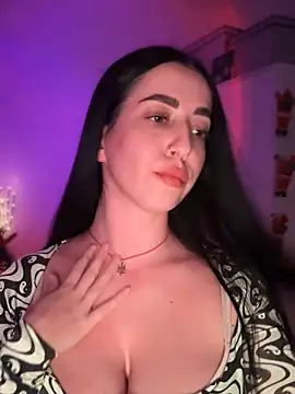 Emylia online show from 12.13.24