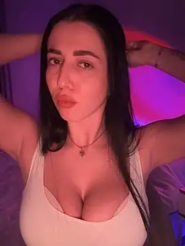 Emylia online show from 01.08.25