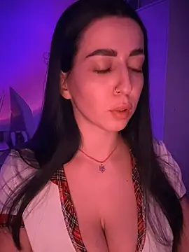 Emylia online show from 01.17.25