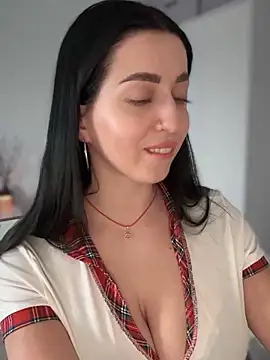 Emylia online show from 01.20.25