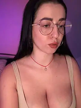 Emylia online show from 11.07.25